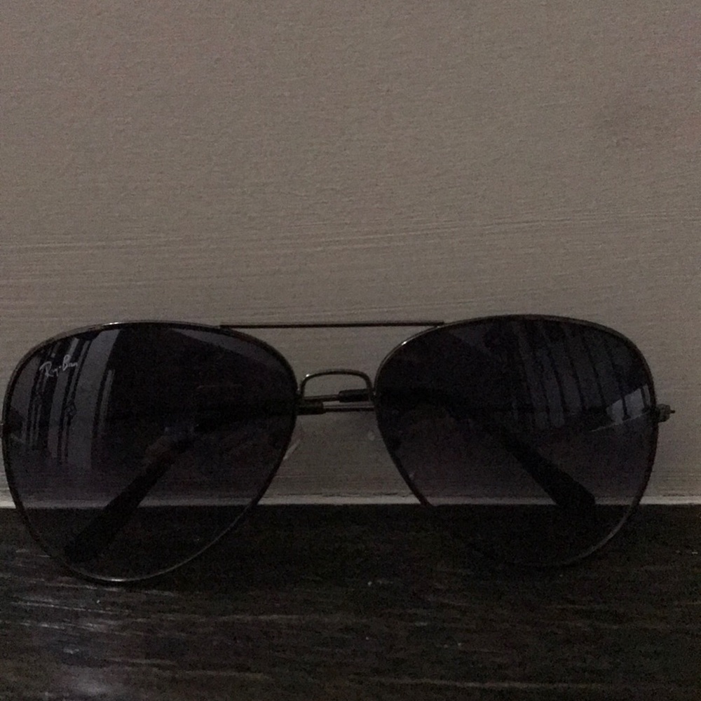 💥💥Ray-Bans shades 💥💥